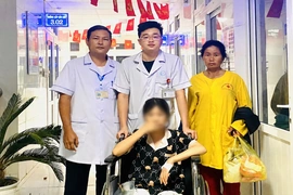 Bệnh viện Nhi Thanh Hóa hỗ trợ bệnh nhân dự thi vào lớp 10 ngay sau phẫu thuật