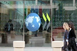 OECD hạ dự báo tăng trưởng toàn cầu, cảnh báo cú sốc năng lượng từ Trung Đông