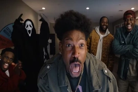 Câu chuyện điện ảnh: “Scary Movie” gây sốt phòng vé Bắc Mỹ