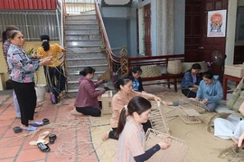 Tạo sinh kế bền vững cho lao động yếu thế