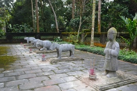 Vàng son lưu dấu...