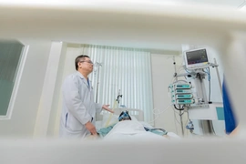 Cuộc chiến sinh tử 2 lần cứu sống nữ bệnh nhân nước ngoài ngay trên bàn can thiệp tại Vinmec Đà Nẵng