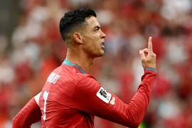 Ronaldo lập cột mốc lịch sử tại World Cup; Tuyển Việt Nam nỗ lực rèn quân dưới cái nóng 40 độ C