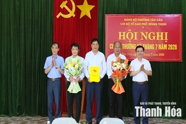 Phó Chủ tịch UBND tỉnh Đầu Thanh Tùng dự sinh hoạt Chi bộ Tổ dân phố Trung Thịnh