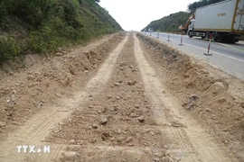 Tạm dừng khai thác tuyến cao tốc Cam Lộ - La Sơn vào ban đêm từ 10/7