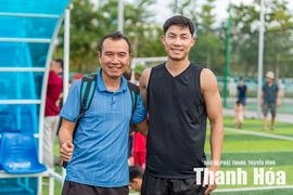 Người thầy 17 năm biến ngôi nhà thành “ký túc xá” của những giấc mơ bóng đá