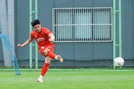 Đình Bắc quyết tâm cạnh tranh suất đá chính tại AFF Cup 2026; Tây Ban Nha loại Bỉ nhờ sai lầm của thủ môn Man Utd