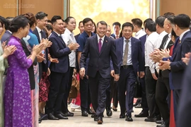 Tháo gỡ điểm nghẽn, khơi thông nguồn lực, thúc đẩy tăng trưởng