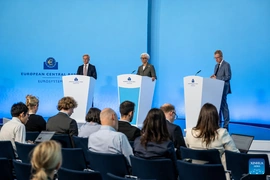 ECB giữ nguyên lãi suất, công bố thiết kế mới của đồng euro sau hơn 20 năm