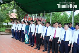 Phó Bí thư Thường trực Tỉnh ủy Nguyễn Hồng Phong dâng hương tại Khu di tích lịch sử cách mạng Yên Trường