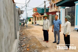 Vì việc làng, “đất vàng” cũng hiến