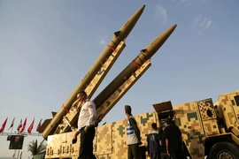 Iran phóng tên lửa nhằm vào lực lượng Mỹ, Washington đáp trả bằng không kích tại Iraq