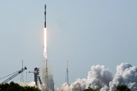 Tên lửa mất kiểm soát của SpaceX sắp lao vào Mặt trăng