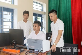 Những cử nhân làm cán bộ thôn