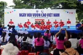 Vinamilk cùng Quỹ sữa Vươn cao Việt Nam lan tỏa cơ hội và niềm tin cho trẻ em Lâm Đồng