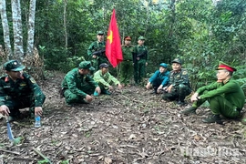 “Cuộc chiến” từ mốc 294 đến từng nếp nhà