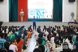 Xây dựng “lá chắn số” cho trẻ em