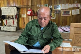 Người đưa “ánh sáng” về bản Mông