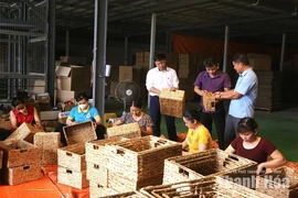 Chuyển đổi số tạo sức bật mới&nbsp;cho các làng nghề truyền thống