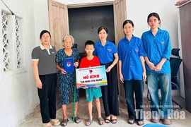 “Em nuôi của Đoàn” –&nbsp;chắp cánh em đến trường