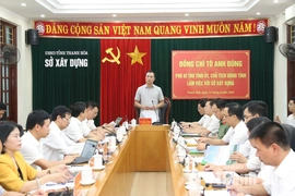 Chủ tịch UBND tỉnh Tô Anh Dũng làm việc với Sở Xây dựng