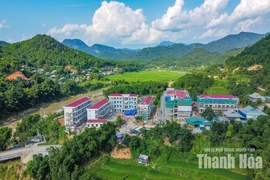 Tranh thủ từng ngày đẩy nhanh tiến độ hoàn thiện trường nội trú Tam Thanh