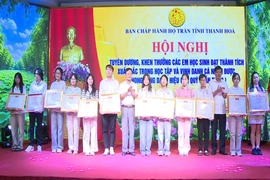 Họ Trần Thanh Hóa tuyên dương 92 học sinh đạt thành tích cao