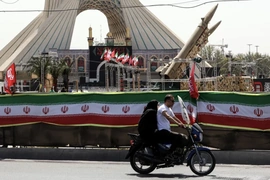 Cố vấn IRGC đề cập khả năng kéo dài xung đột đến khi ông Trump rời nhiệm sở
