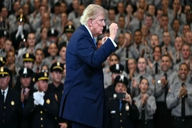 Ông Trump: Mỹ sẽ sớm tuyên bố Eo biển Hormuz là lãnh thổ