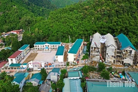 Trên công trường xây dựng Trường Phổ thông nội trú TH & THCS Na Mèo