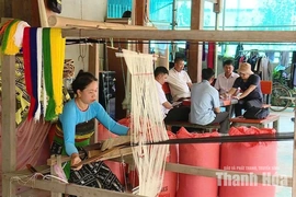 Bình minh nơi bản xa
