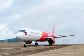 Lâm Đồng tặng Bằng khen cho Vietjet với đóng góp xuất sắc trong việc khôi phục hoạt động của sân bay Liên Khương
