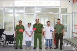 Hai cán bộ Công an xã Nga Sơn hiến máu kịp thời hỗ trợ bệnh nhân