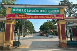 Sáp nhập trường Trung cấp nghề Kỹ nghệ Thanh Hóa vào trường Cao đẳng Nông nghiệp Thanh Hóa