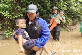 Khắc phục sạt lở, di dời người dân tại Trung Lý, Tam Chung đến nơi an toàn