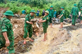 Bộ đội Biên phòng tham gia khắc phục sạt lở