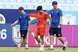 Văn Vĩ bỏ ngỏ khả năng ra sân trận bán kết lượt về ASEAN Cup; Barcelona chính thức chiêu mộ Rodri