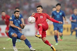 Tuyển Việt Nam thận trọng làm khách trước Thái Lan; Arsenal thắng đậm trong ngày ra quân Ngoại hạng Anh