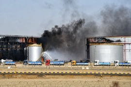 Houthi tuyên bố tấn công sân bay, cơ sở dầu mỏ tại miền Nam Ả-rập Xê-út
