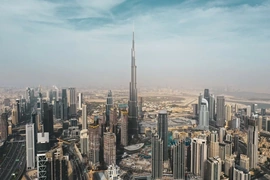 UAE đình chỉ thương mại và giao dịch tài chính với Iran