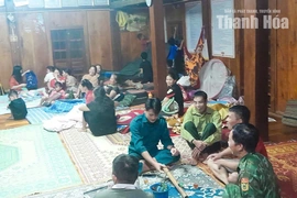 Đồn Biên phòng Tam Thanh kịp thời sơ tán người dân tại khu vực sạt lở đất đến nơi an toàn