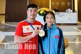 Đô vật xứ Thanh giành Huy chương vàng tại Giải vật bãi biển trẻ thế giới