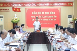 Chủ tịch UBND tỉnh Tô Anh Dũng làm việc với Sở Giáo dục và Đào tạo