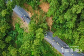 Khẩn trương khắc phục điểm sạt lở khiến hai xã Đồng Lương và Văn Phú bị chia cắt