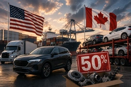 Mỹ tuyên bố tăng thuế ô tô, thép Canada lên 50%&nbsp;