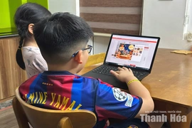Thị trường đồ chơi trung thu&nbsp;sôi động trên “chợ mạng”