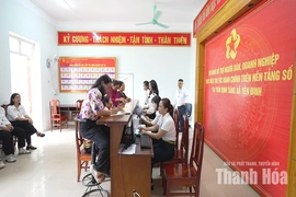 Thu hẹp khoảng cách&nbsp;trong tiếp cận dịch vụ công