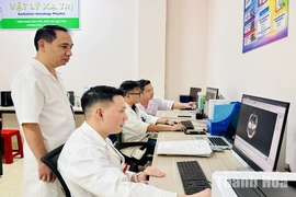 Làm chủ kỹ thuật mới, bệnh nhân ung thư bớt một hành trình