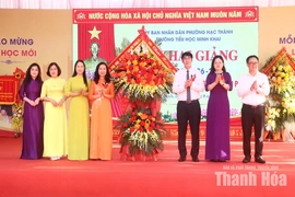 Trưởng Ban Nội chính Tỉnh ủy Nguyễn Ngọc Tiến dự khai giảng tại Trường Tiểu học Minh Khai