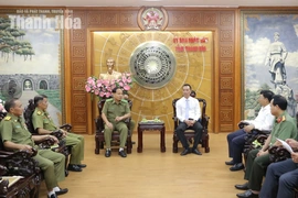 Chủ tịch UBND tỉnh Tô Anh Dũng tiếp xã giao Giám đốc Công an tỉnh Hủa Phăn